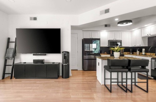 Tempe Villa | Freestanding Cubs Retreat near ASU off L-101 & 202