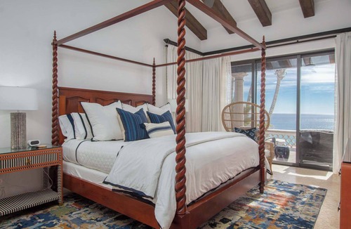 Palmilla Villa | Freshly Remodeled, 2 minute walk to the beach in V