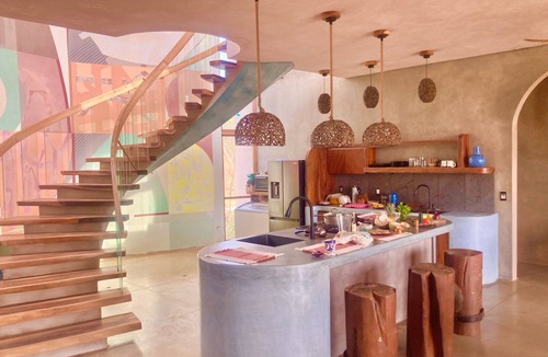 Saladita Hotel | Full House, Walk to Surf, Beach Access, Starlink, Mountain & Ocean Views