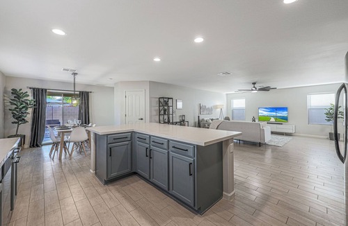 Crossriver House | FULLY REMODELED STUNNING AZ OASIS -PARKS, TENNIS, VOLLEYBALL, BASKETBALL COURTS!