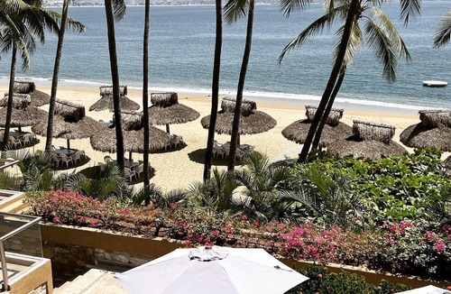 La Punta Villa | Fully staffed, luxurious 7,000 sq.ft oceanfront villa, with infinity edge pool
