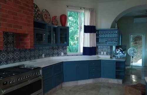 La Punta Villa | Fully staffed oceanfront Villa in gated community