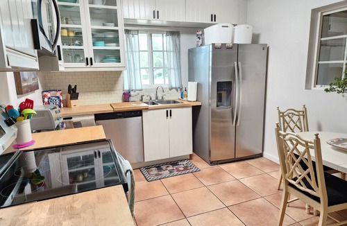 Litchfield Park House | Fun Retro 50s Pad in Old Litchfield Park sleeps 8