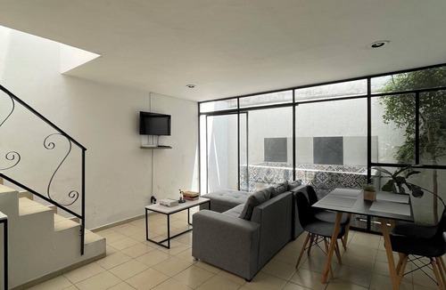 Zapopan House | FUNCTIONAL HOUSE. ALL SERVICES NEARBY
