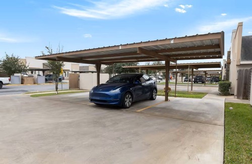 Edinburg Apartment | Furnished 2BR/2BA Monthly Gated Free Parking + Workspace Near Hospitals