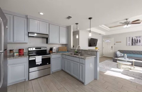 Edinburg Apartment | Furnished 3BR/2BA Monthly Stays Gated + Golf Workspace Near Hospitals