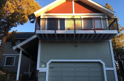 Whispering Forest House | Game Cabin with 5 PM Late Checkout