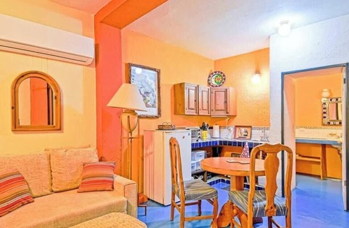 La Paz Apartment | Garden Apartment, A Short Walk to the Malecon
