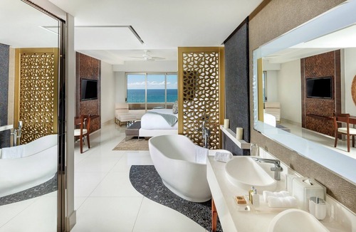 Cabo San Lucas Resort | Garza Blanca Luxurious 4-bedroom 6501 sqf penthouse ocean front resort in Cabo