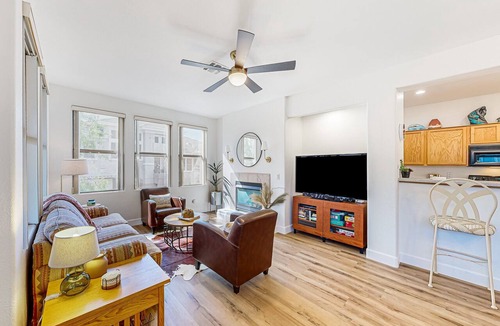 Kierland Condo | Gated community condo with pool, hot tub, gym, & private patio - near golf