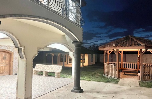 Alton House | Gated Hacienda Great for Family