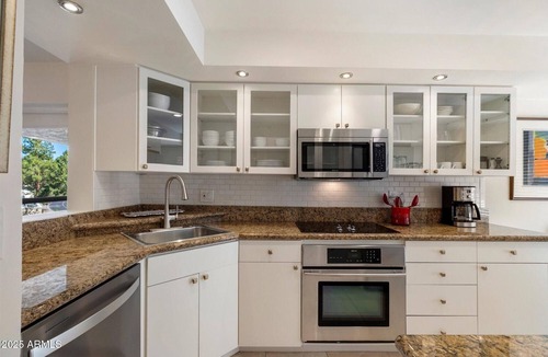 Camelback East Condo | Gated Luxury 2-bedroom Penthouse condo - designer furnished in Biltmore Phoenix.