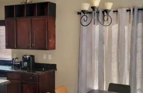 Maryvale House | Gated quiet 3 beds near big events venues