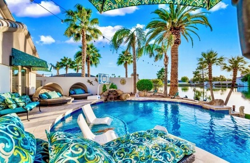 Val Vista Lakes House | GATED1Story LUX Val Vista Lakefront:Heat Pool,Boat,Spa,Kayaks,Paddleboards,Bikes