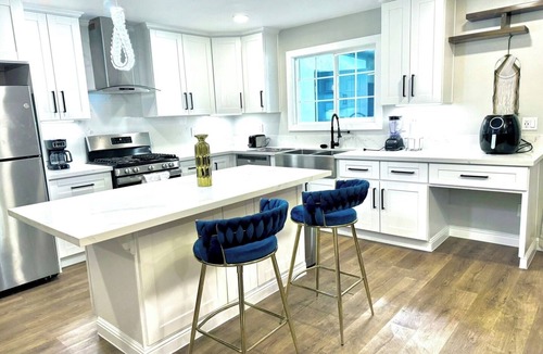 La Presa House | Gillespie Dr 2BR 1BA Front B | Near Downtown SD