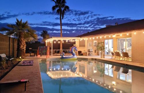 Country Meadows House | Glendale Getaway Pool