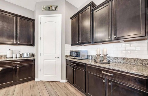 Pendergast West Estates House | Glendale Getaway-Walk to State Farm Stadium, Arena, Westgate & Shopping!