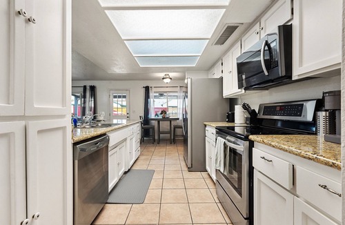 Glendale House | Glendale Retreat: Heated Pool, Golf, Gameroom, Bar