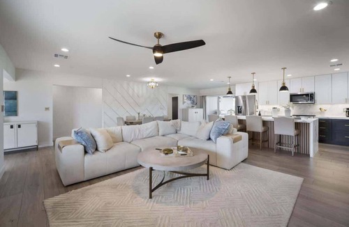 Scottsdale Country Acres House | Glimmer-Sparkling Pool & Mini Golf-Near Old Town
