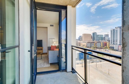 Evans Churchill Apartment | Global Luxury Suites at Downtown Phoenix