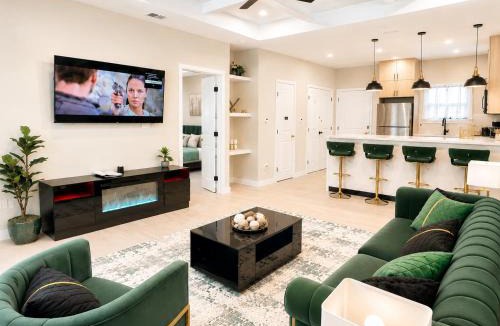 Mission Apartment | Gold'n Retreat