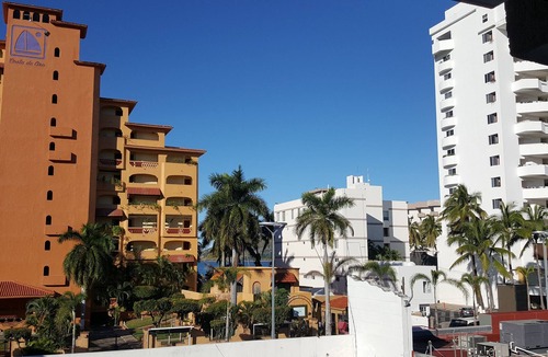 Zona Dorada Condo | GOLDEN ZONE ! GORGEOUS 2 BEDRM ACROSS FROM BEACH. TAMBIEN HABLO ESPANOL !