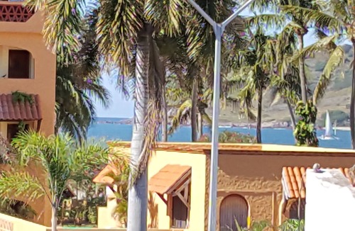 Zona Dorada Condo | GOLDEN ZONE ! GORGEOUS 2 BEDRM ACROSS FROM BEACH. TAMBIEN HABLO ESPANOL !