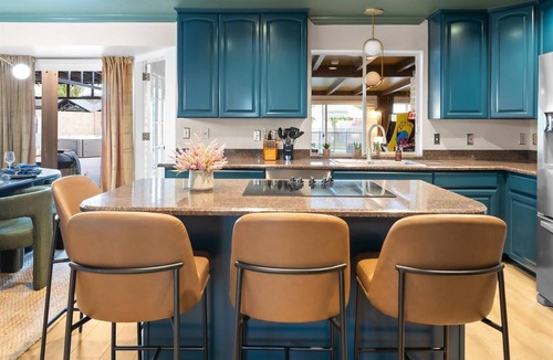 Mesa House | Golf Simulator Pool Sports Court | Sleeps 24