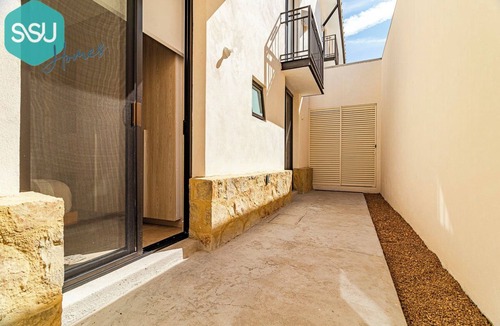El Marques Apartment | Golf Swing Department