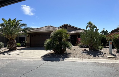 San Tan Valley House | Golfer's Paradise!-On Johnson Ranch Golf Course with pool!