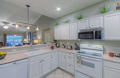 Gold Canyon House | Golfing/Hiking Oasis: Mt VIEWS, Htd POOL, Spa, Putting Green, TVs All BRs