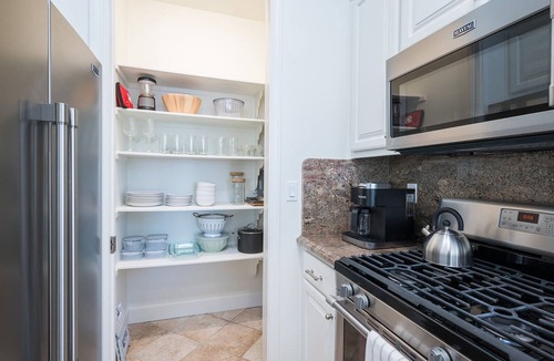 Downtown House | Gorgeous 3BR One block to beach!