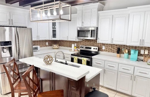 McAllen House | GORGEOUS HOME WITH COURTYARD, LANDSCAPPED, NEW POOL Outside barbecue area.