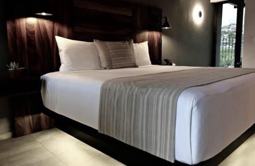 Campo de Golf Fonatur Hotel | Gorgeous King Room Exclusive Boutique Hotel Cabo
