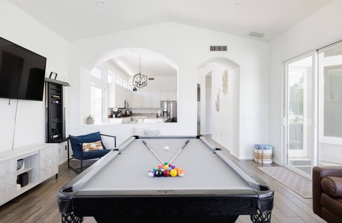 Arrowhead Ranch House | Gorgeous Lakefront Home with Infinity Pool & Hot Tub, Sleeps Up to 12
