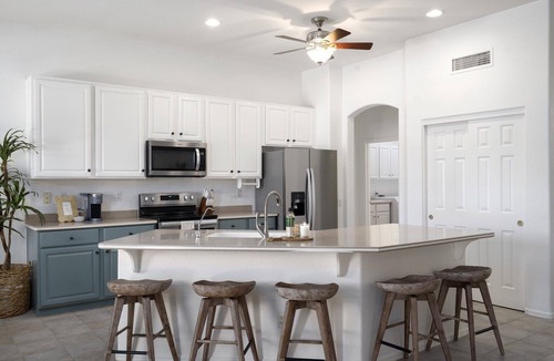 Chandler House | Gorgeous Lakefront Paradise w/Pool & Views