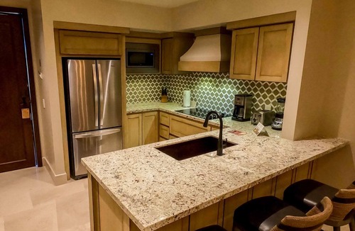 Cabo San Lucas Resort | Gorgeous Master Suite at Rancho San Lucas