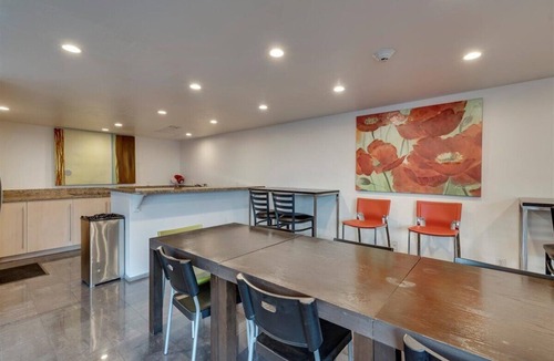 Roosevelt Condo | Gorgeous mid-century Downtown condo with amazing views and style