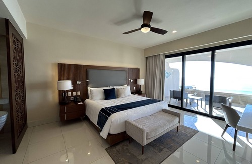 San Jose del Cabo Resort | Gorgeous Oceanfront 2BR Cabo Rental – Ocean Views, Infinity Pool & Luxe Vibes