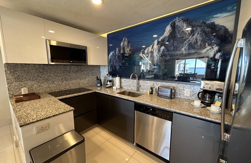 San Jose del Cabo Resort | Gorgeous Oceanfront 2BR Cabo Rental – Ocean Views, Infinity Pool & Luxe Vibes