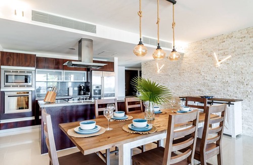 Puerto Juarez Condo | Gorgeous Ocean Front Apartment Casa Shell by RedAwning