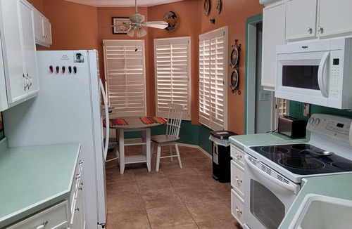 Madera Vista House | Gorgeous townhome with AC in Green Valley. Garage to park your vehicle.