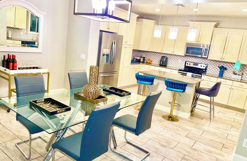 Mesa Villa | Gorgeously decorated 4 bed villa, amazing pool oasis 15 mins to Tempe,Scottsdale