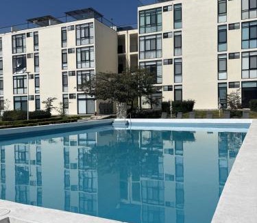 Chantepec Apartment | Gran departamento con alberca, terraza y vista a lago en Lago Luna - 5 minutos de Chante Spa