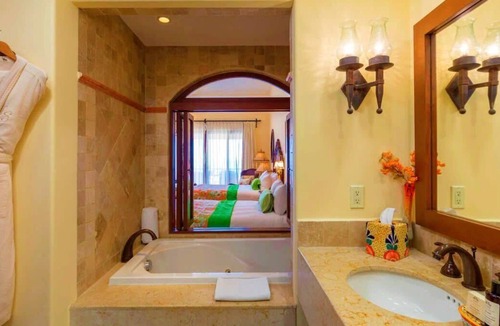 Cabo San Lucas Apartment | Grand 2BR Family Suite + 24/7 Concierge Club @Cabo
