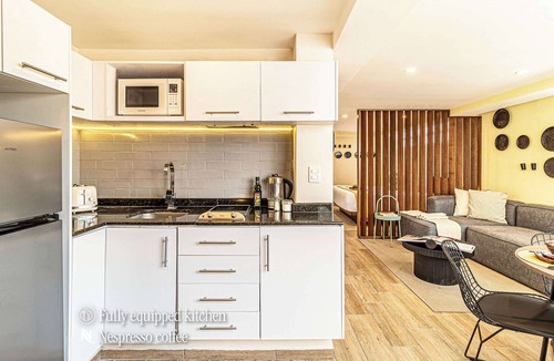Colonia Cuauhtemoc Apartment | Grand Chapultepec by Kukun