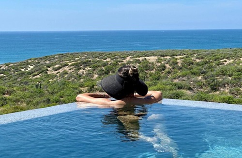 Vinorama Apartment | Grand Horizon Penthouse · Walk to the Beach· Ocean Views · Pool & Jacuzzi