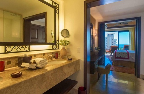 Marina Resort | Grand Master Suite of Grand Sol Mar Land's End Resort & Spa