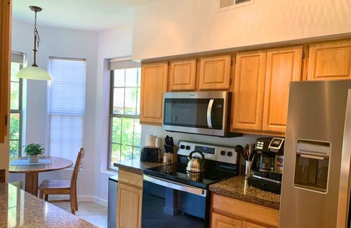 Surprise Condo | Grand Oasis: Luxury Condo in La Solana