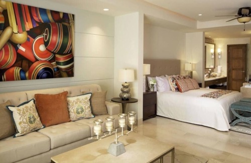 Los Cangrejos II y III Resort | Grand studio with Private Beach at Dunes & Discounted Golf Package luxurious